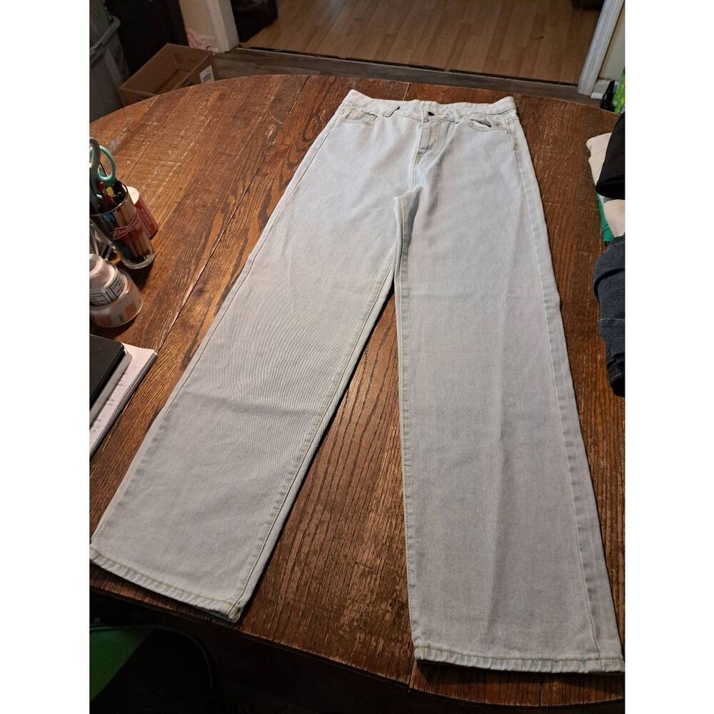 Women’s XL Light Wash Denim Jeans High Rise Pockets Belt Loops Runs Small